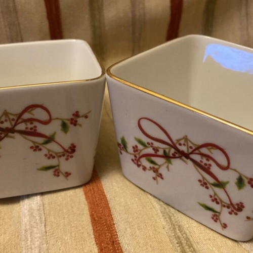 Christmas porcelain bowls Ionia Noel series like new, set of 2