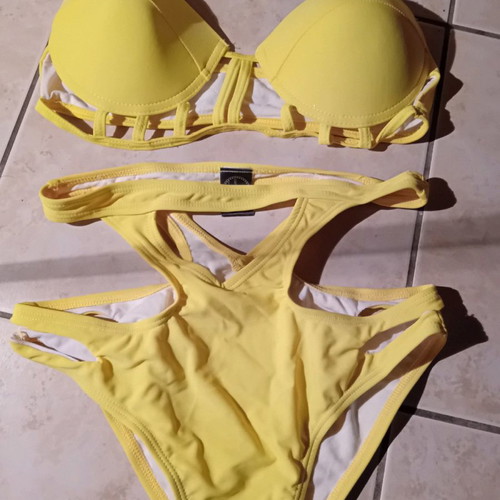 Women's swimsuit new, yellow, size M 38 10