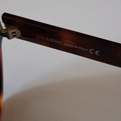 Loewe sunglasses like new, unisex with case