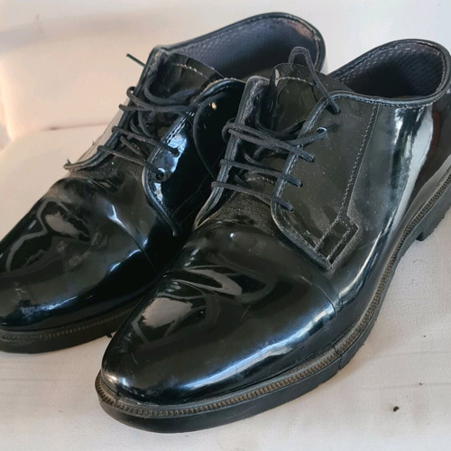 Bates black patent leather shoes used, size 42