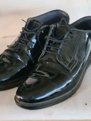 Bates black patent leather shoes used, size 42