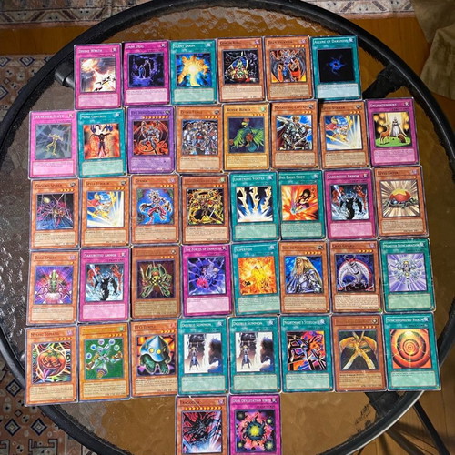 Authentic Yugioh cards used, pack