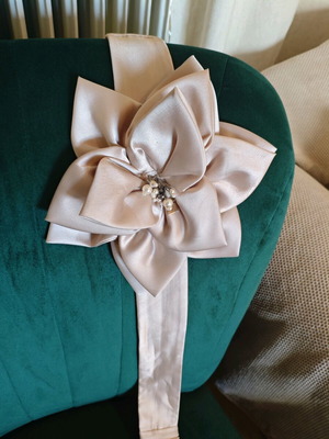 Champagne pink satin belt like new for special occasion