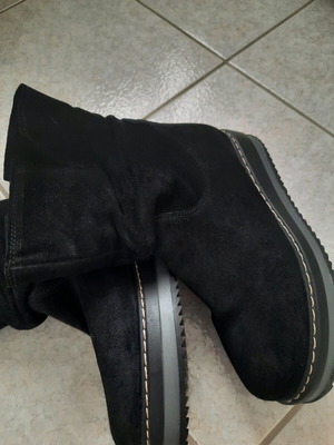 Black leather ankle boots like new, size 37