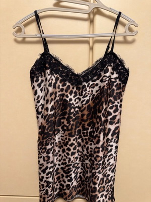 Lingerie top leopard print like new, one size with adjustable straps