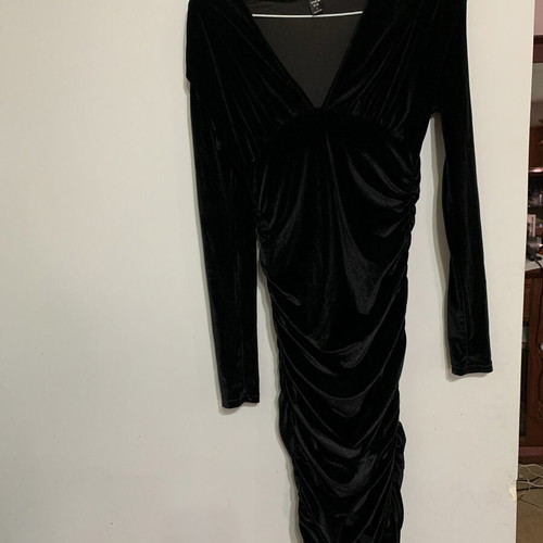 Shein velvet dress like new, black, size S with padded shoulders