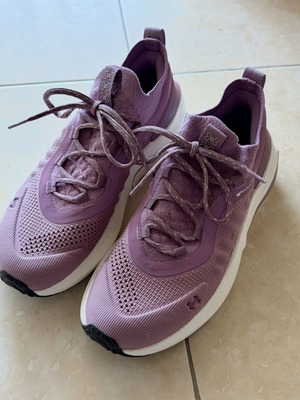 Under Armour Phantom women's athletic shoes like new, red, size 40