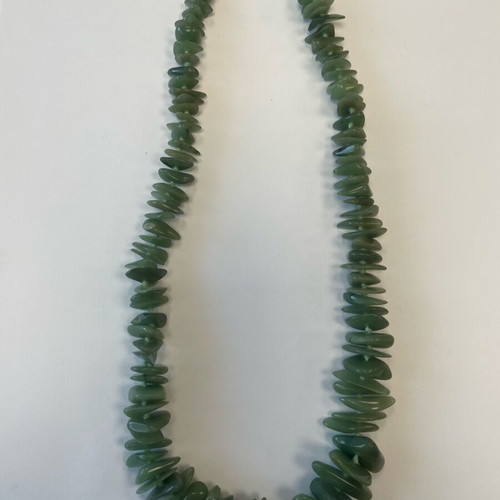 Long necklace with green amazonite pebbles like new