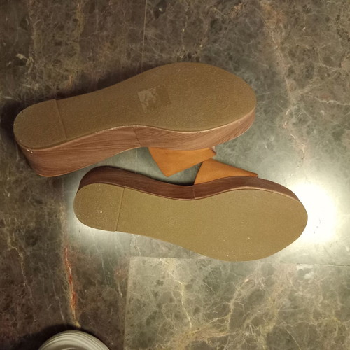 Women's platforms size 38-39
