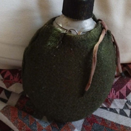 Military metal canteen used, old, very good condition