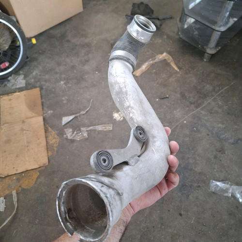 Audi TT 8J Tfsi intercooler pipe used