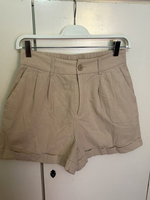 Shein beige high-waisted women's shorts with pleats