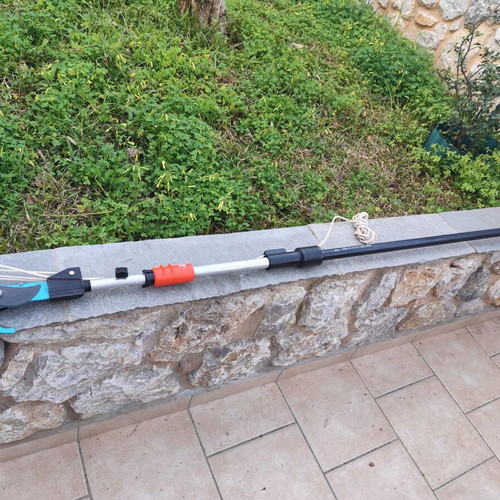 Aluminum Gardena 3m Combi-Type Pole with Pruner like new