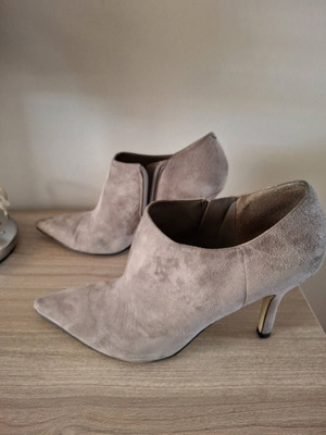 Nine West gray ankle boots used with zipper, size 38