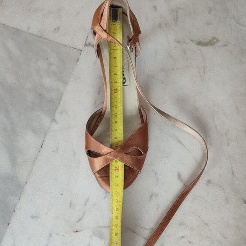 Latin dance shoes satin like new, size 36, gold