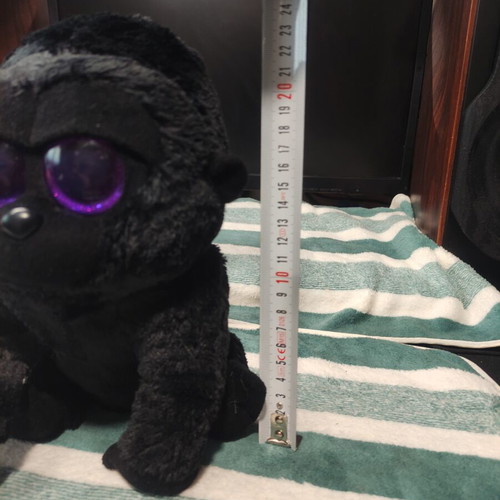 Beanie Boos Ty Plush Gorilla 23cm like new, eye scratch