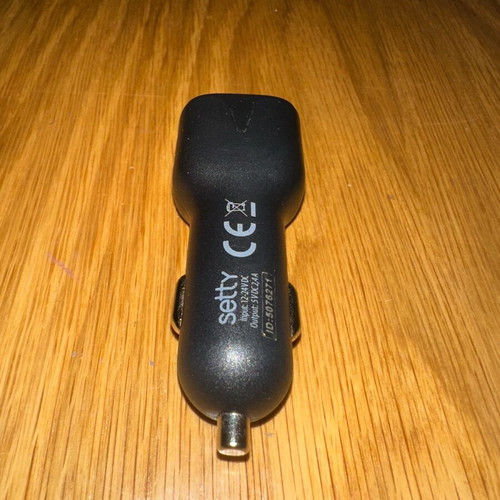 Car charger with 2xUSB ports like new