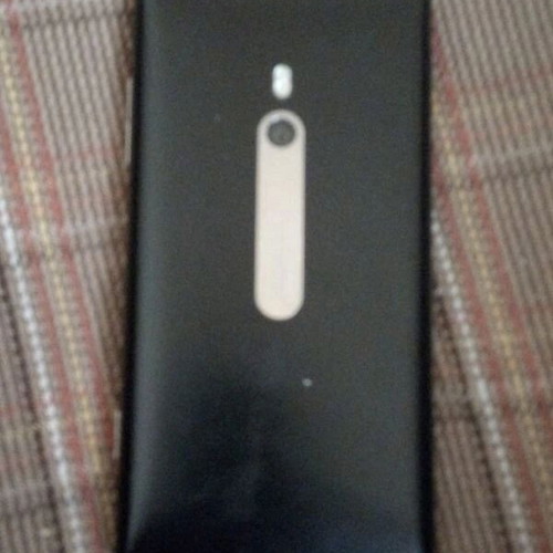 Nokia Lumia 800 used, pack of two non-working for spare parts