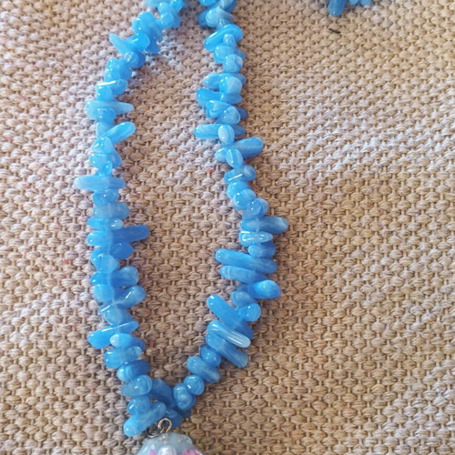 Handmade summer necklace with beads and shell, new, turquoise blue