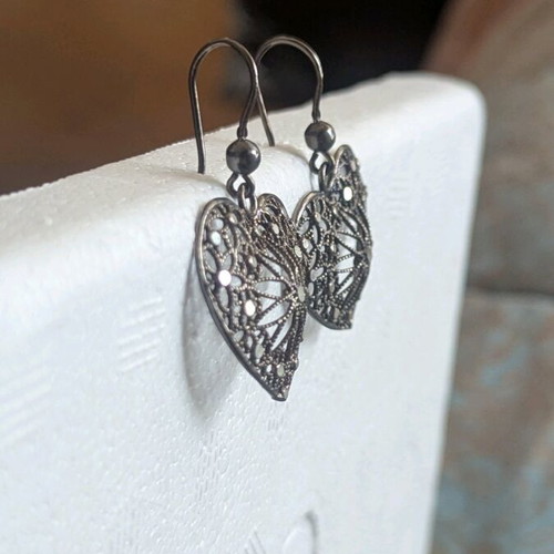 Loisir heart earrings made of oxidized silver new
