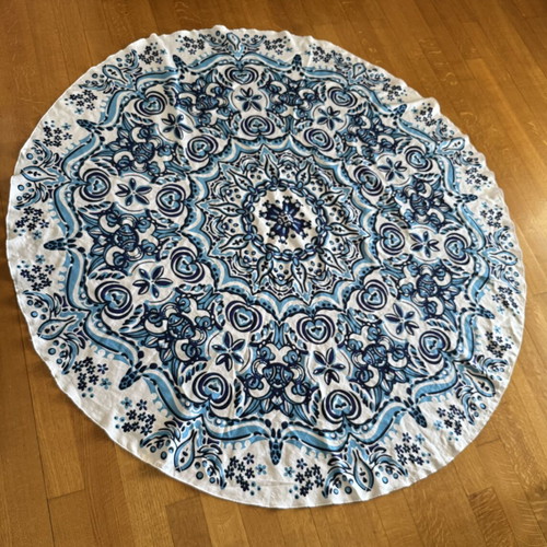 Round pareo like new with beautiful blue patterns