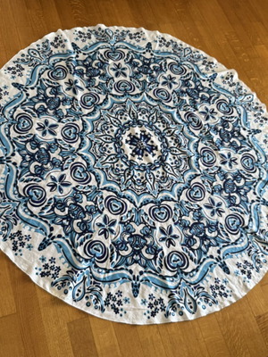 Round pareo like new with beautiful blue patterns