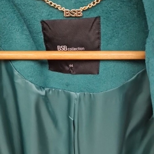BSB coat in green like new with belt and pockets