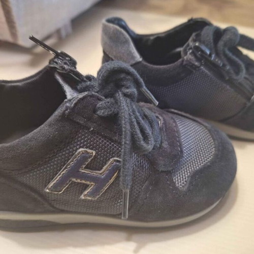 Hogan baby shoes size 22 like new