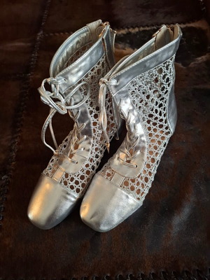 D I O R  37 Naughtily - D Leather Silver Ankle Boots