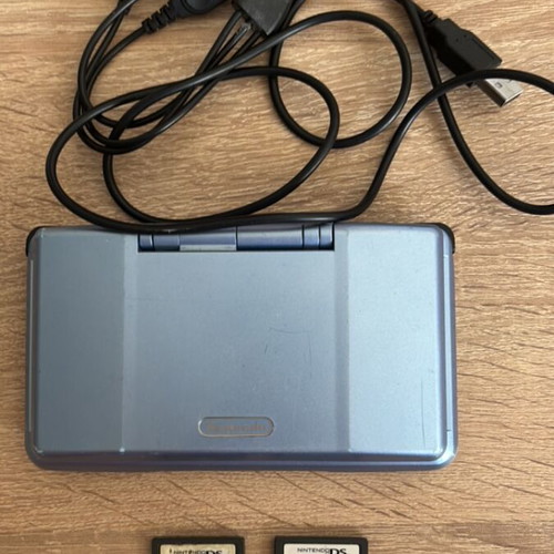 Nintendo DS Fat console with 2 games and USB charger