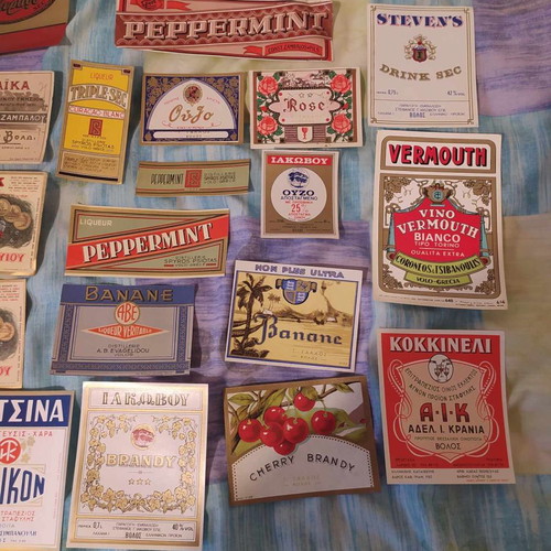 Wine labels used, pack of 20 old