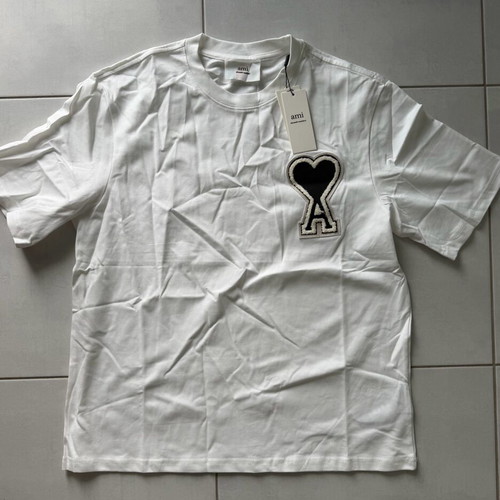 Ami T-shirt new, size M