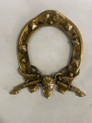 Brass horseshoe with horse and jockey details new