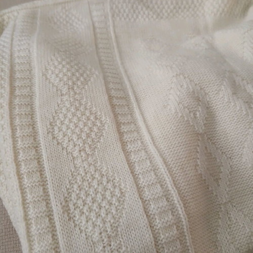 Ecru sweater like new with low turtleneck