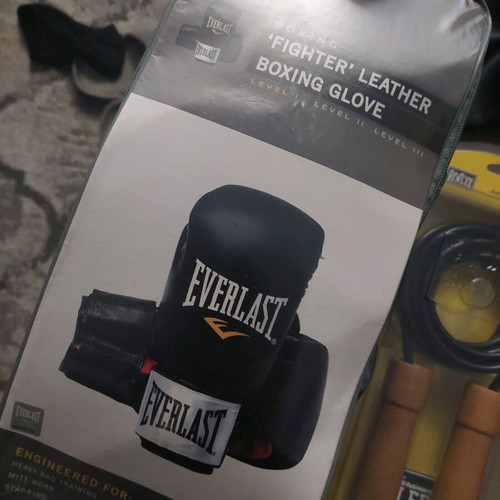 Boxing set new, all unused