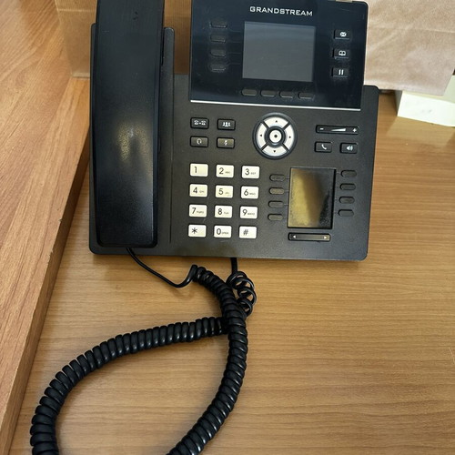 Grandstream GRP2614 IP Phone like new, wired, black