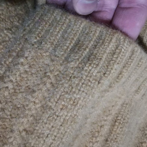 Italian 100% cashmere sweater like new, beige