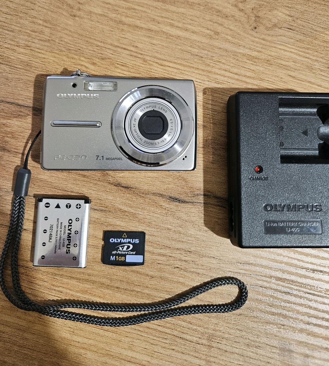 Olympus FE 230 digital camera like new - € 85,00 - Vendora.cy