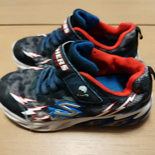 Αθλητικά παπούτσια Skechers για αγόρι νούμερο 32, σαν καινούργια