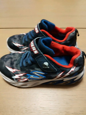 Αθλητικά παπούτσια Skechers για αγόρι νούμερο 32, σαν καινούργια