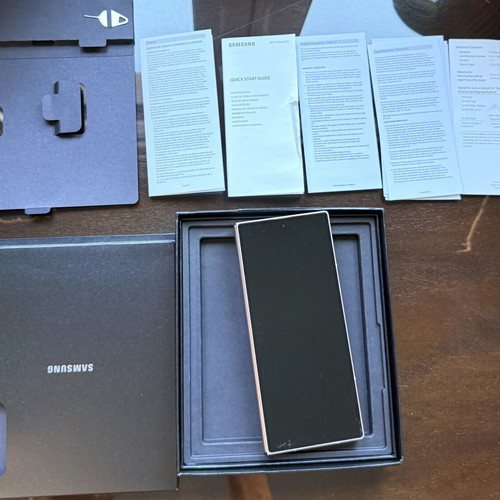 Samsung Galaxy Z Fold6 12/256GB Pink like new