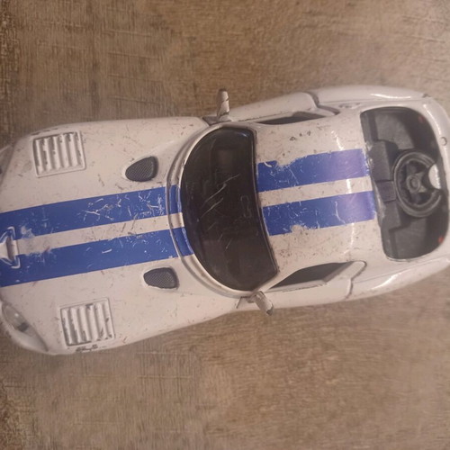 Maisto Dodge 1998 metal toy car used with broken rear window