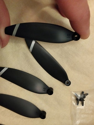 Set of 8 drone propellers 6 cm with screws