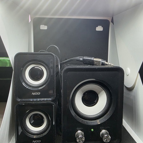 NOD PC speakers like new with AUX and USB power