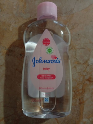 Johnson's Baby Oil 300ml new moisturizing