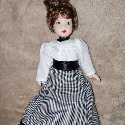 Porcelain doll ~15cm like new