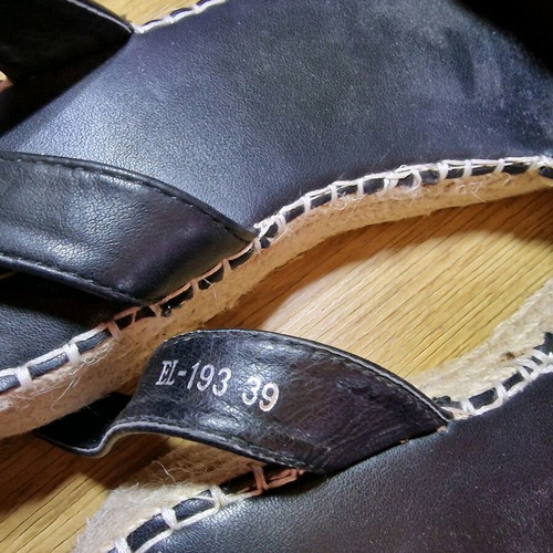 Sandals size 39 like new, braided front, platform style