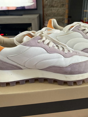Tamaris leather sneakers, white and purple, size 37