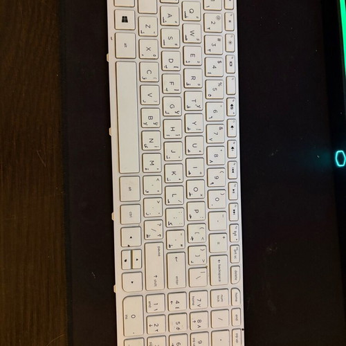 HP Pavilion keyboard like new, full functional