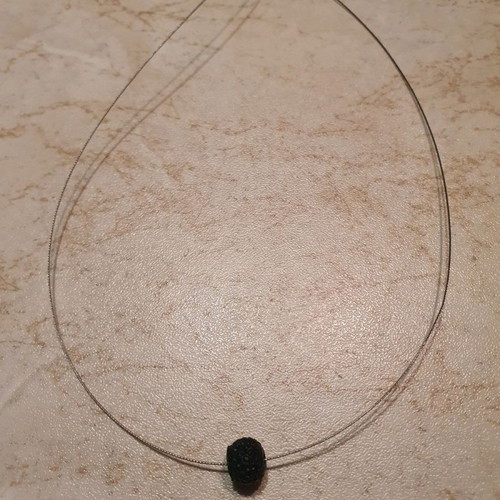 Necklace new with black detail 38 centimeters